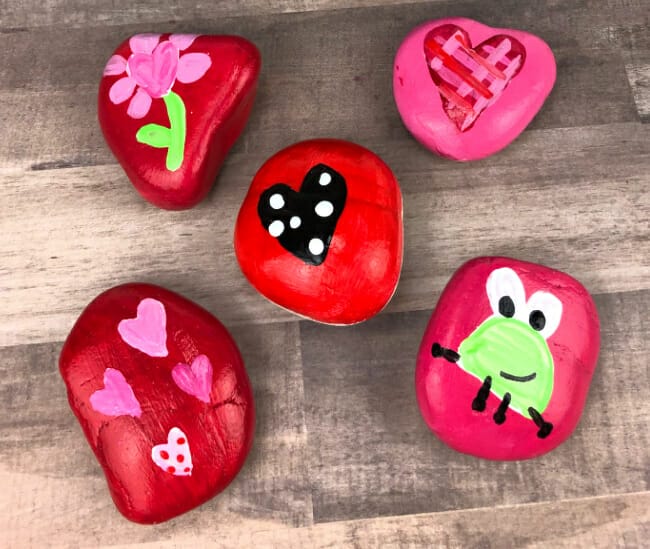 DIY Valentine's Day Gift: painted rocks