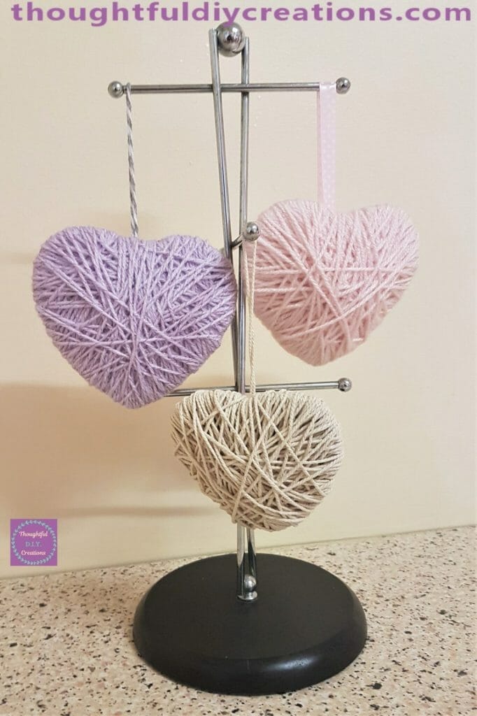 DIY Valentine's Day Gift: wool hearts
